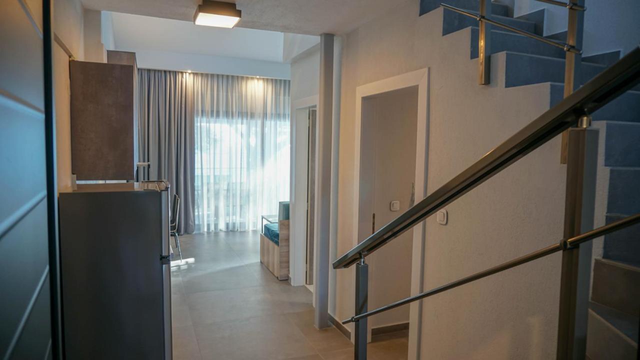 Enalia Luxury Living Apartment Nikiti  Bagian luar foto