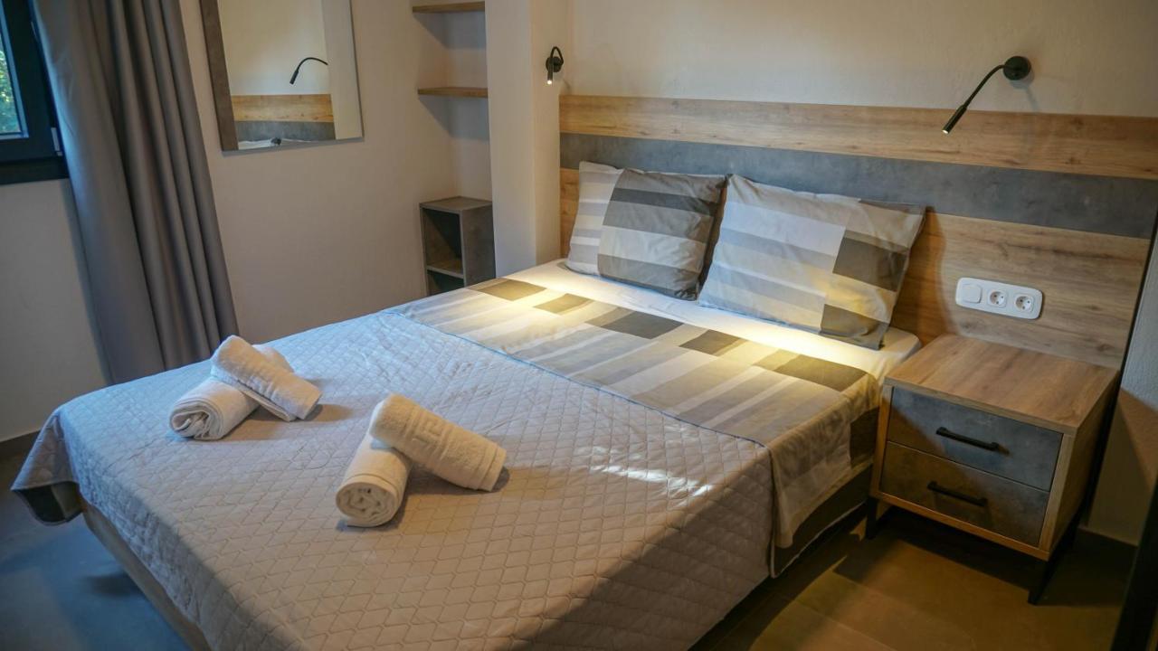 Enalia Luxury Living Apartment Nikiti  Bagian luar foto